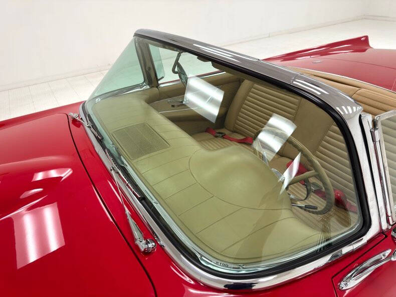 1957 Ford Thunderbird