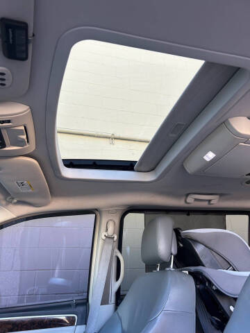 2014 Volkswagen Routan SEL Premium