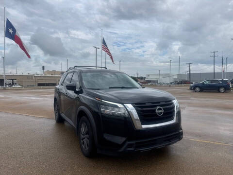 2022 Nissan Pathfinder SV