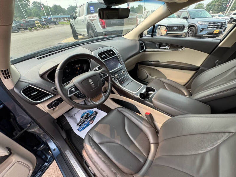 2019 Lincoln Nautilus Select
