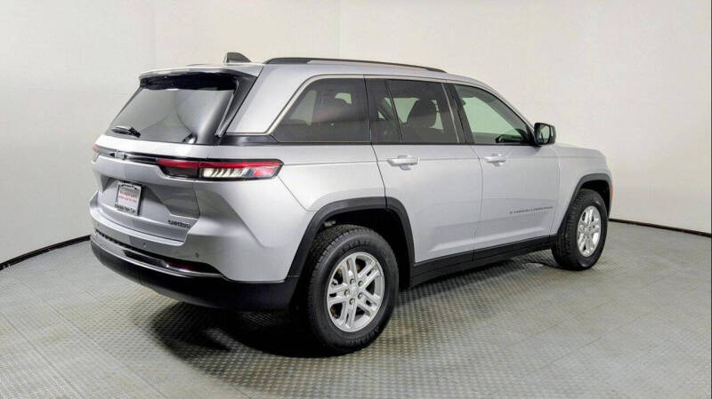 2024 Jeep Grand Cherokee Laredo