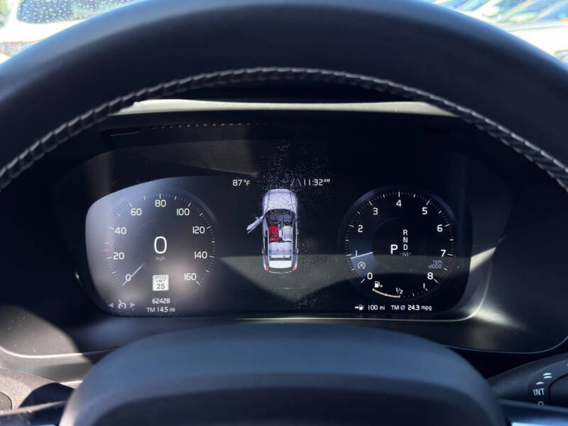 2021 Volvo XC40 T5 R-Design