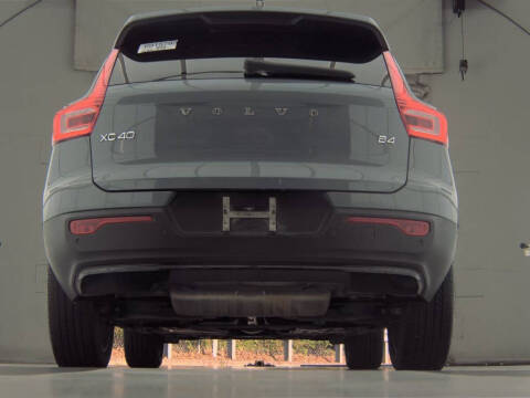 2023 Volvo XC40 B4 Ultimate Dark Theme