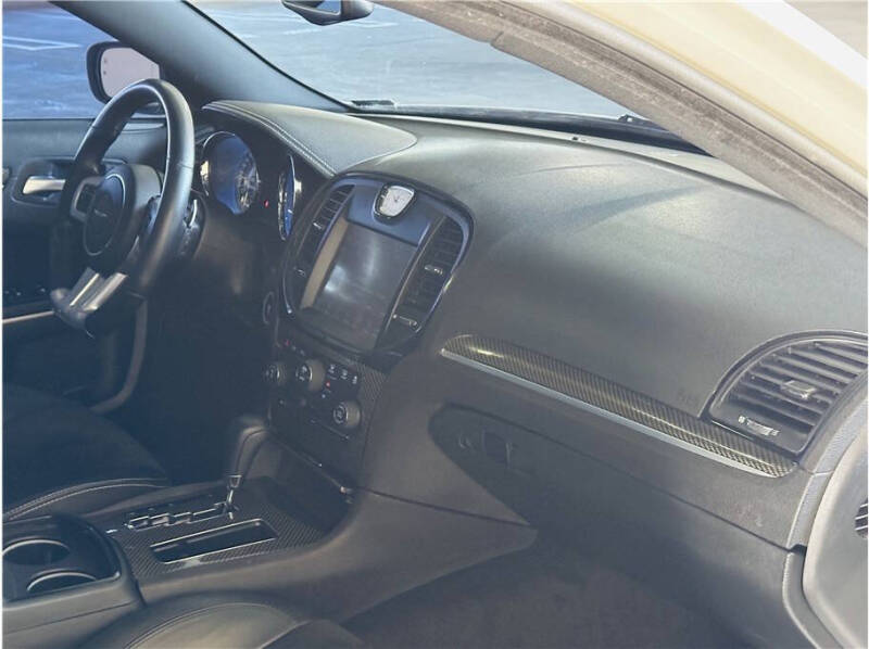 2014 Chrysler 300 SRT8