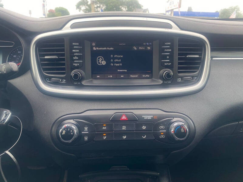 2020 Kia Sorento S V6