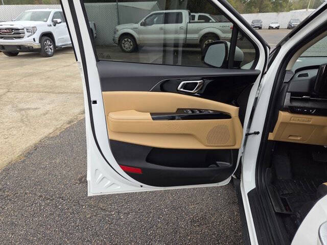 2024 Kia Carnival EX