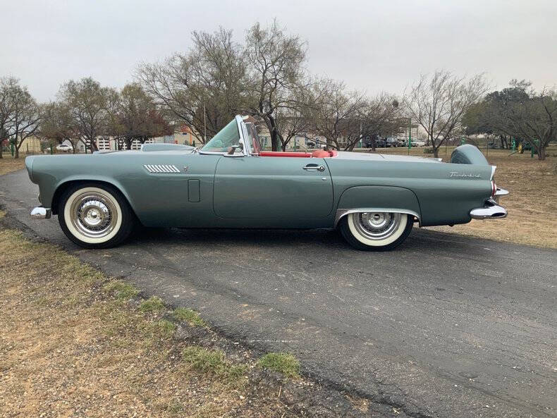 1956 Ford Thunderbird