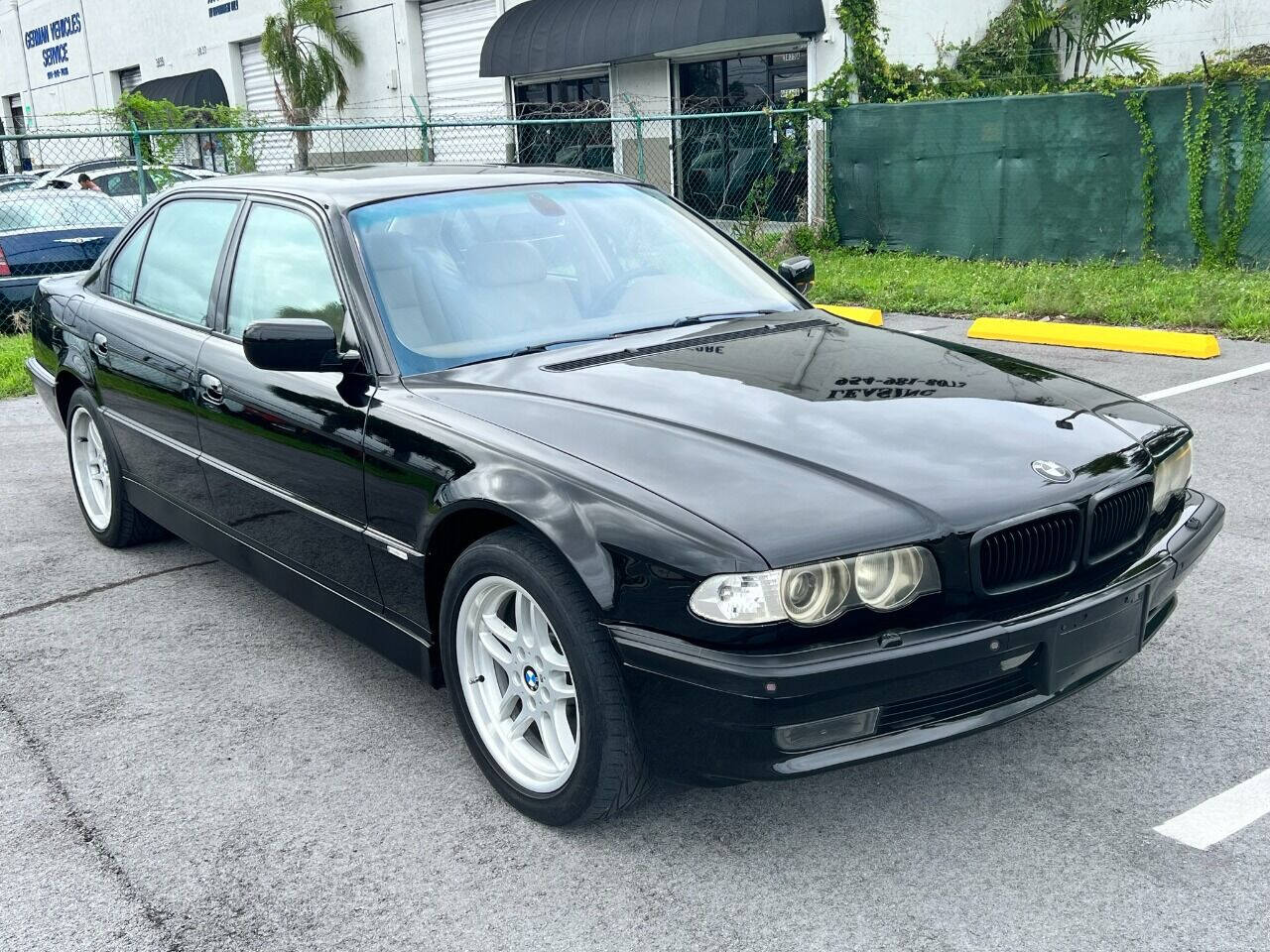 2000 BMW 7 Series  - $13,900