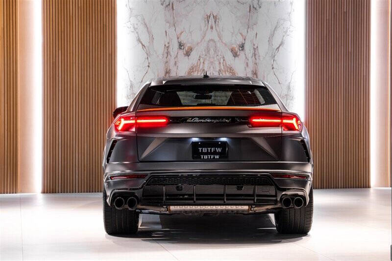 2022 Lamborghini Urus