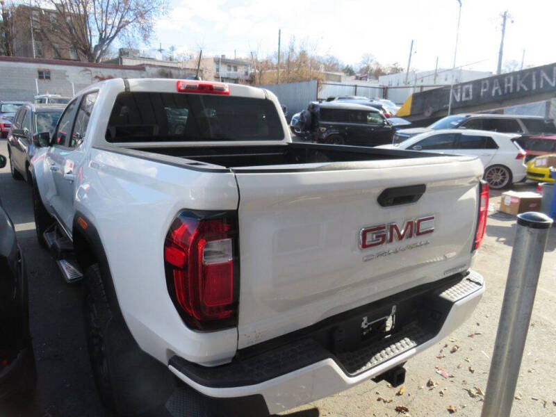 2024 GMC Canyon Elevation