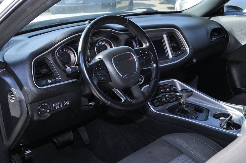 2021 Dodge Challenger SXT