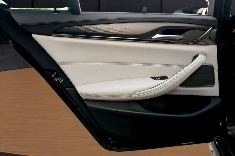 2022 BMW M5