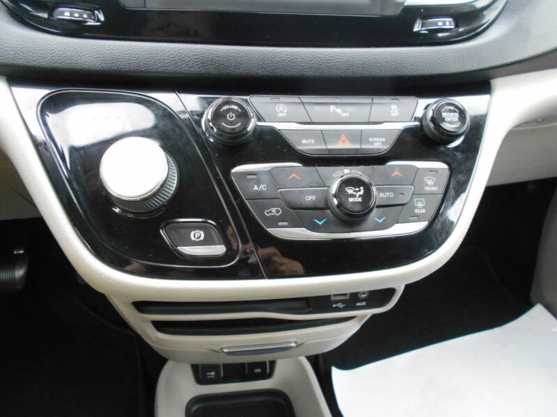 2020 Chrysler Pacifica Touring L