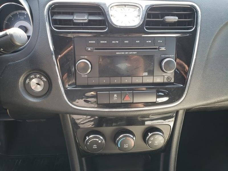 2013 Chrysler 200 LX