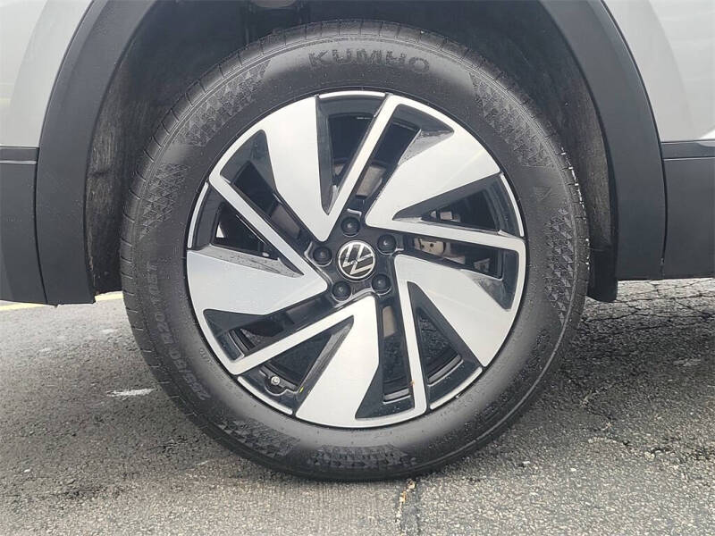 2025 Volkswagen Atlas SE