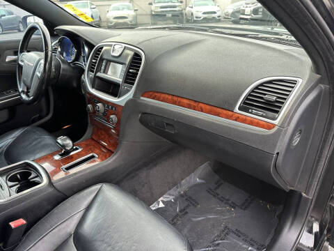 2012 Chrysler 300 Limited