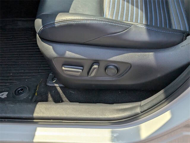 2019 Toyota RAV4 Hybrid XSE