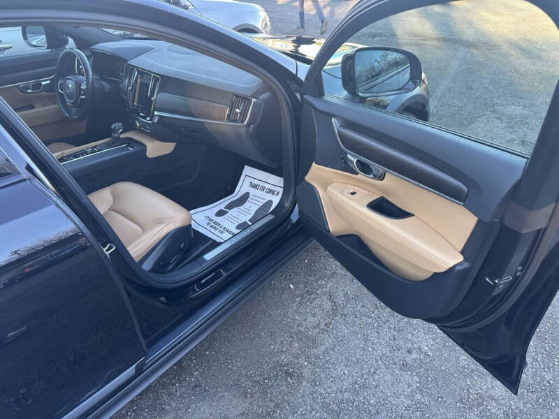 2018 Volvo V90 Cross Country T5