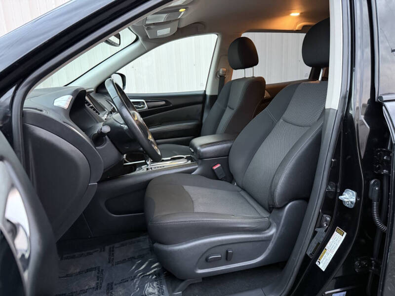 2018 Nissan Pathfinder SV