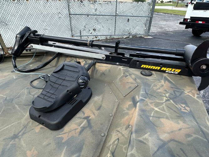 2017 Tracker Grizzly