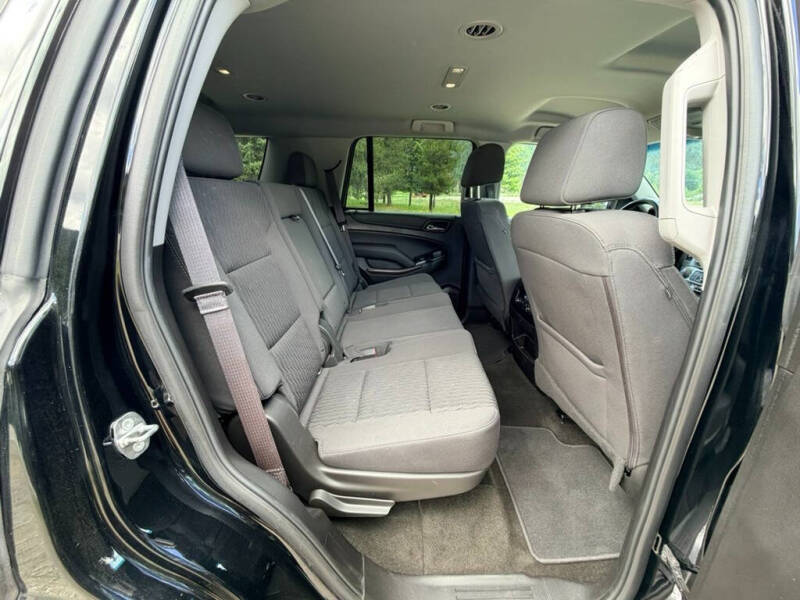 2017 GMC Yukon SLE - Photo 9