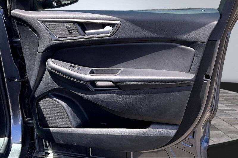2023 Ford Edge SE
