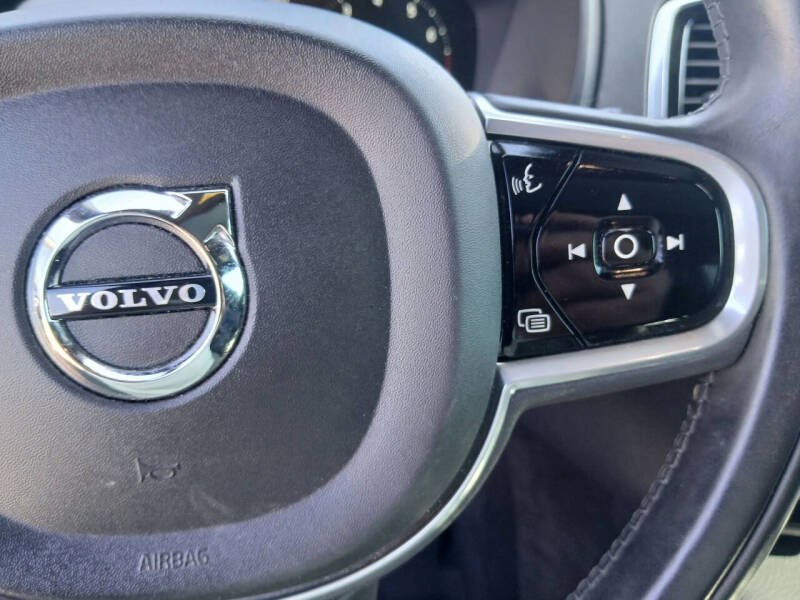 2018 Volvo XC90 T6 Momentum