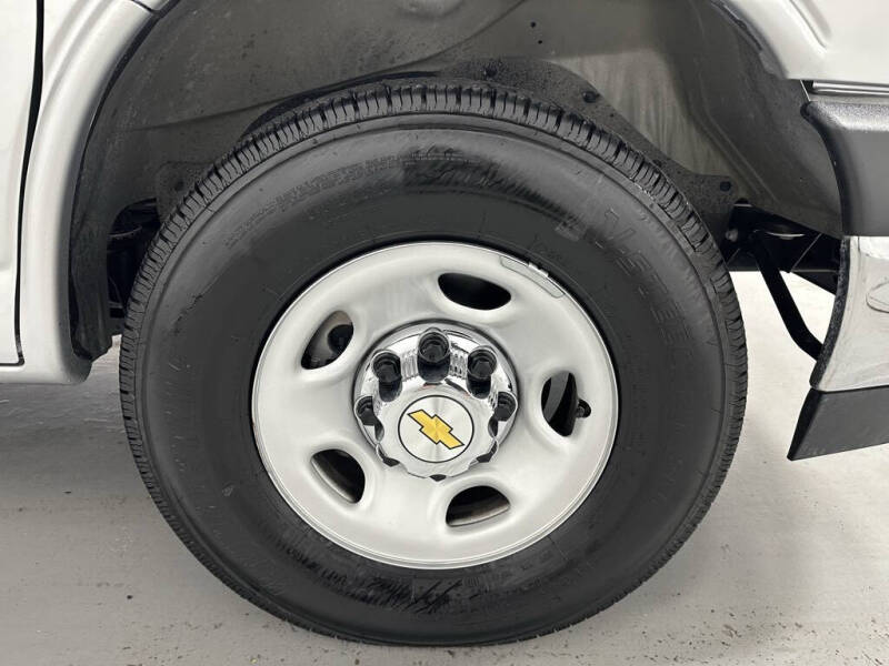 2025 Chevrolet Express LT 3500