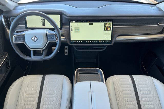 2024 Rivian R1S
