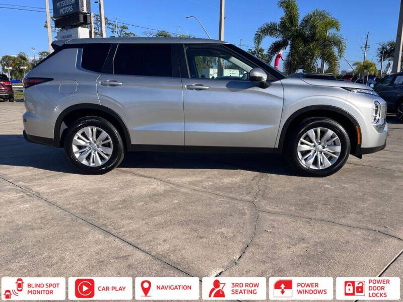 2026 Mitsubishi Outlander ES