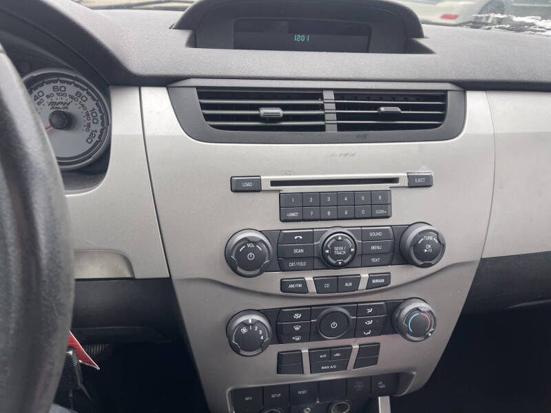 2009 Ford Focus SES