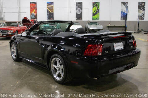 2004 Ford Mustang GT Deluxe