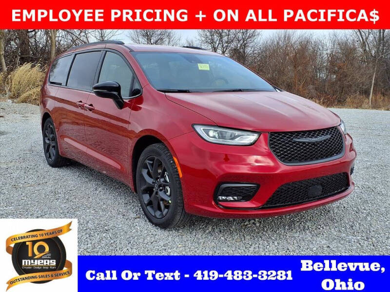 2026 Chrysler Pacifica Select