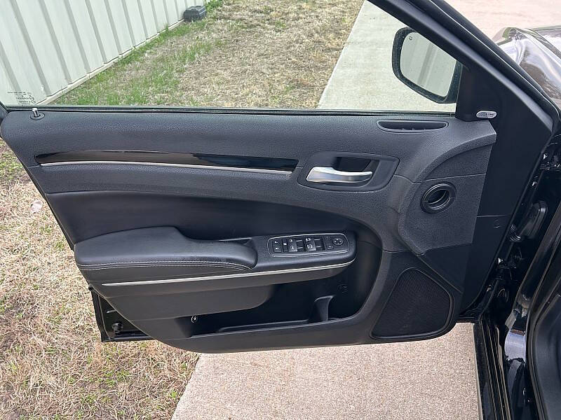 2018 Chrysler 300 S