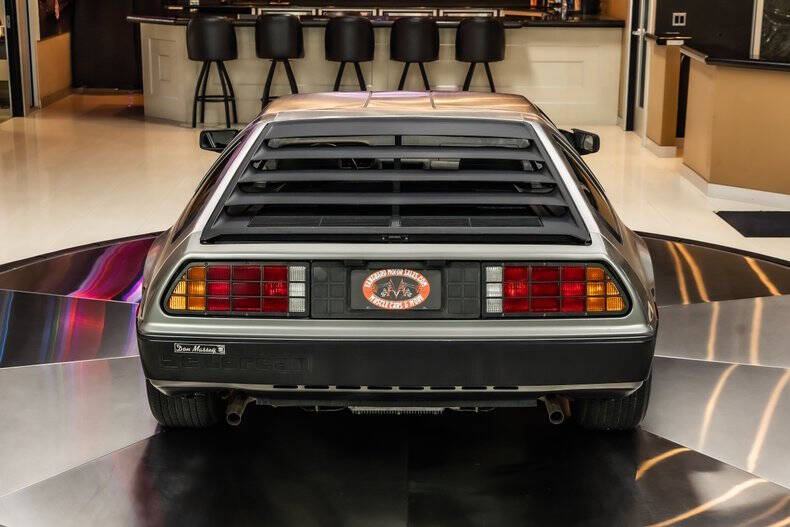 1981 DeLorean DMC-12