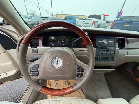 2003 Lincoln Town Car Cartier