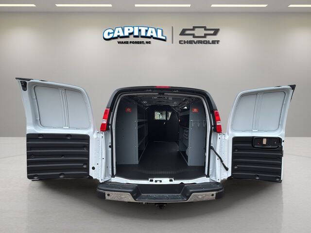 2025 Chevrolet Express 2500