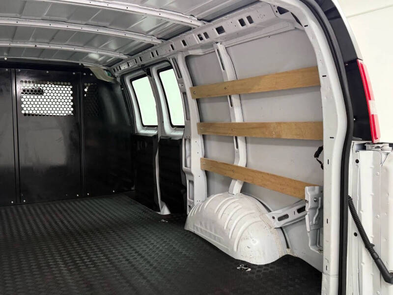 2021 Chevrolet Express 2500