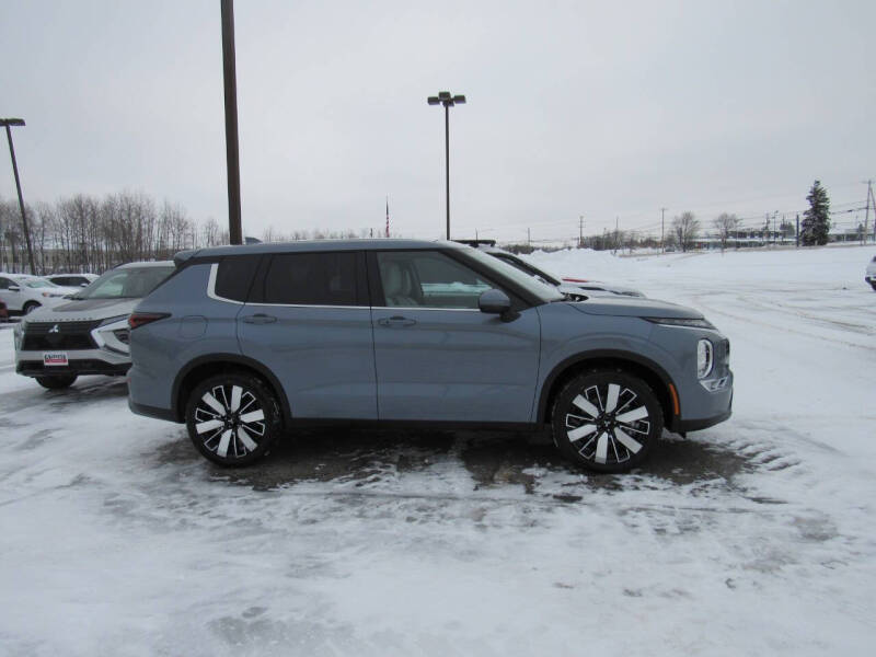 2026 Mitsubishi Outlander SE