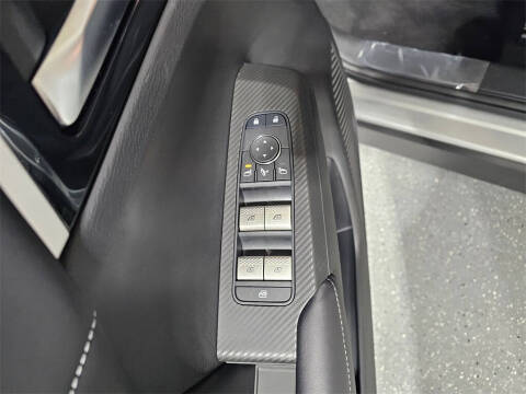 2025 Mitsubishi Outlander PHEV SE