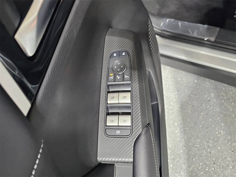 2025 Mitsubishi Outlander PHEV SE