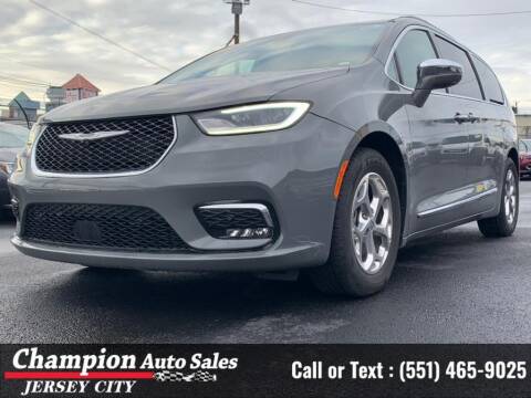 2022 Chrysler Pacifica for sale at CHAMPION AUTO SALES OF JERSEY CITY in Jersey City NJ