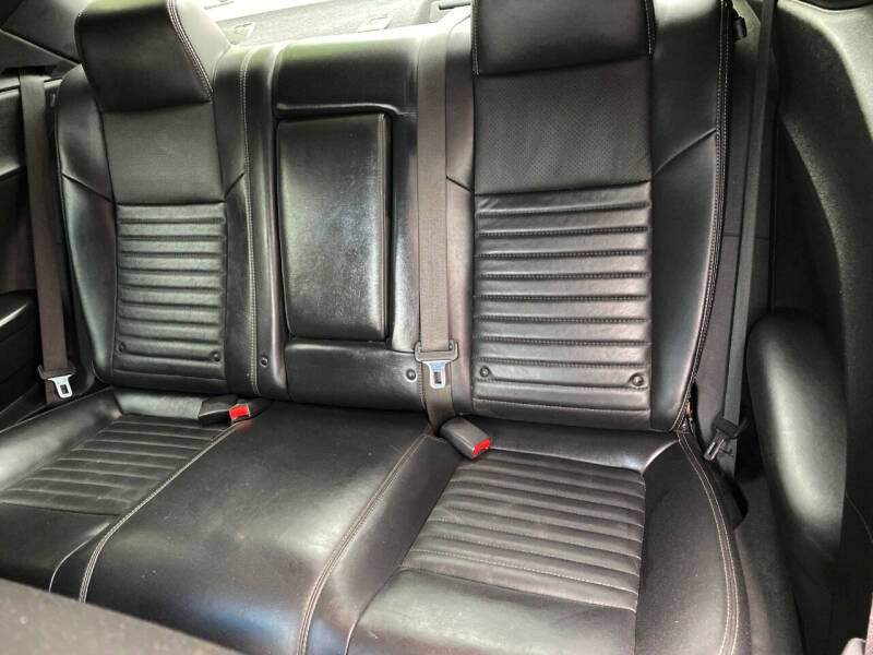 2012 Dodge Challenger R/T Plus