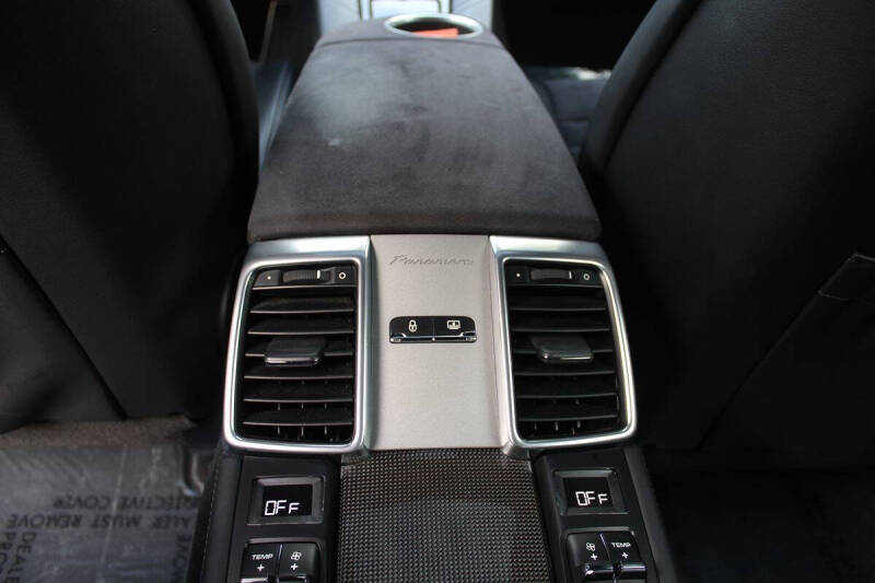 2015 Porsche Panamera GTS