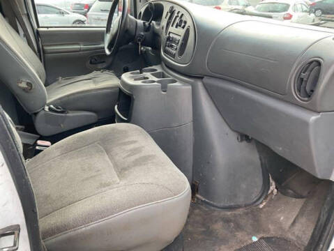 2004 Ford E-Series E-250