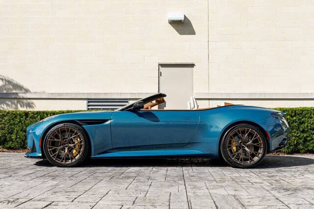 2026 Aston Martin DB12 Volante