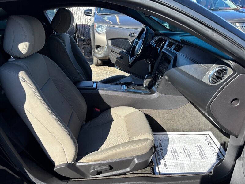 2014 Ford Mustang V6