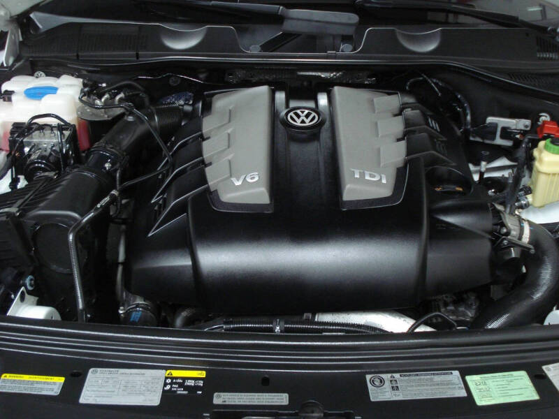 2013 Volkswagen Touareg TDI Sport