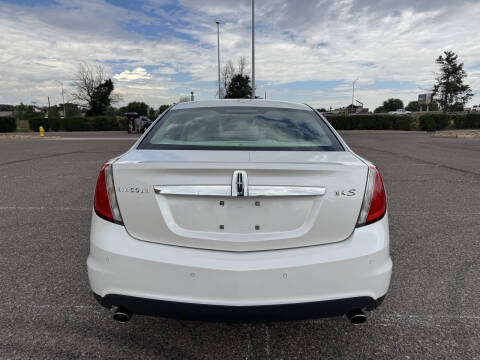 2011 Lincoln MKS