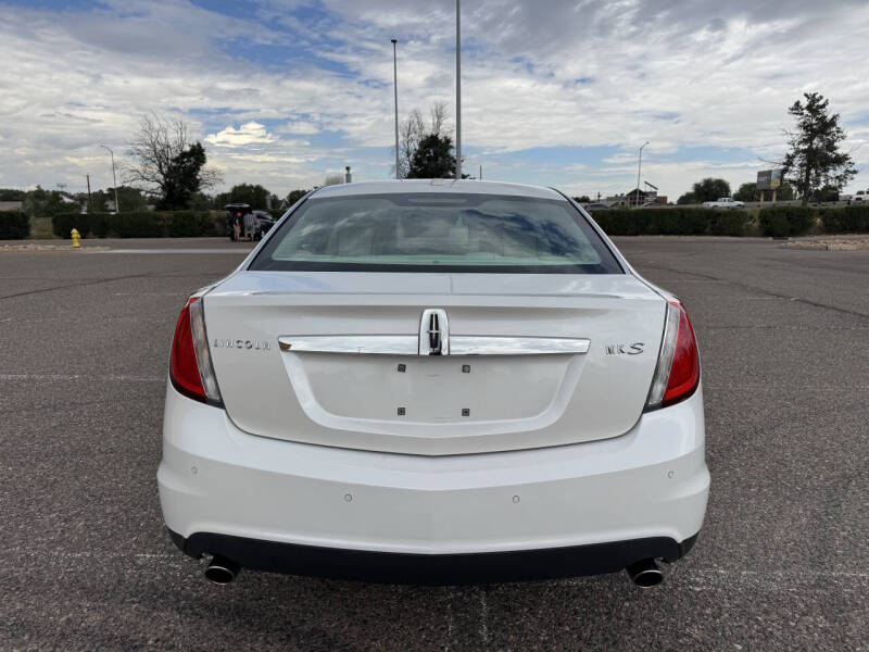 2011 Lincoln MKS